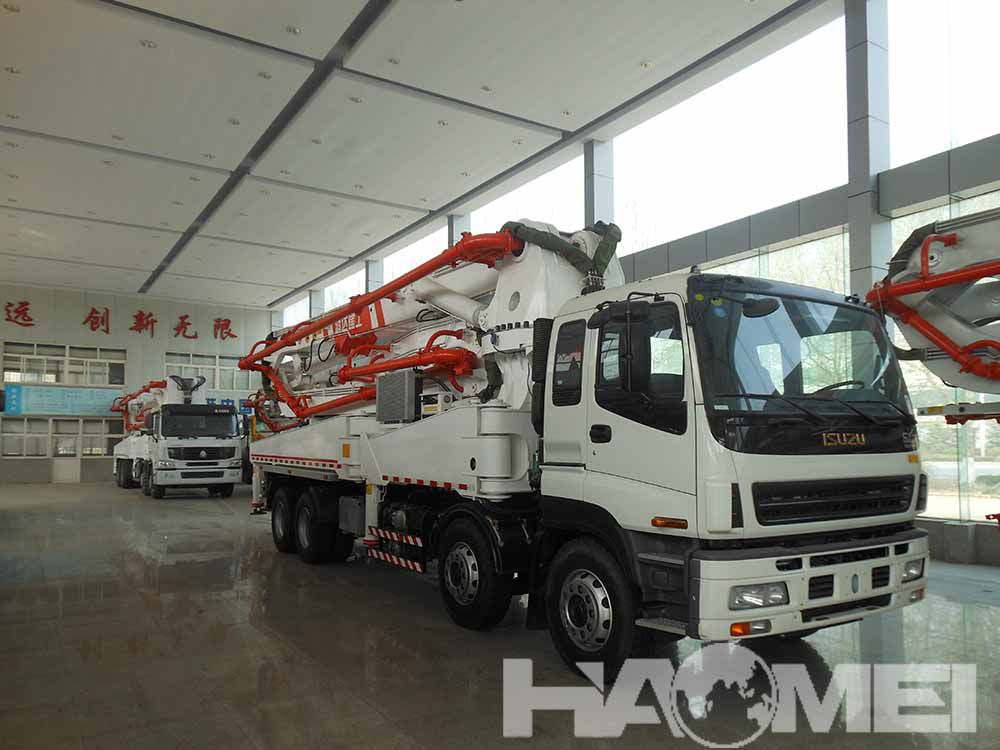 52 Meter Concrete Pump.jpg