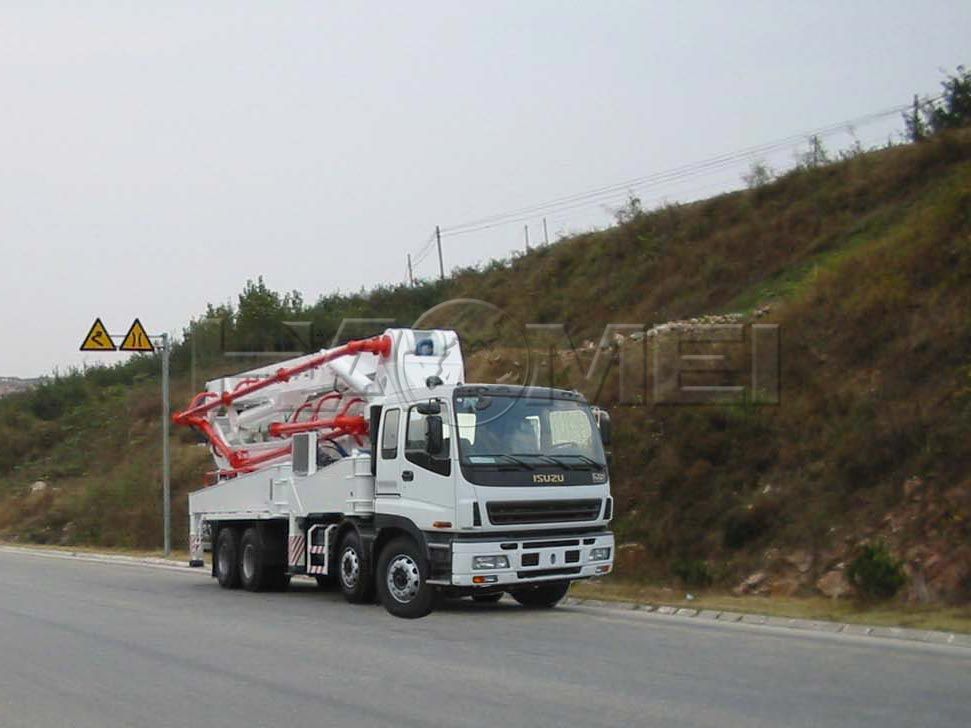 32 meter pump truck.jpg