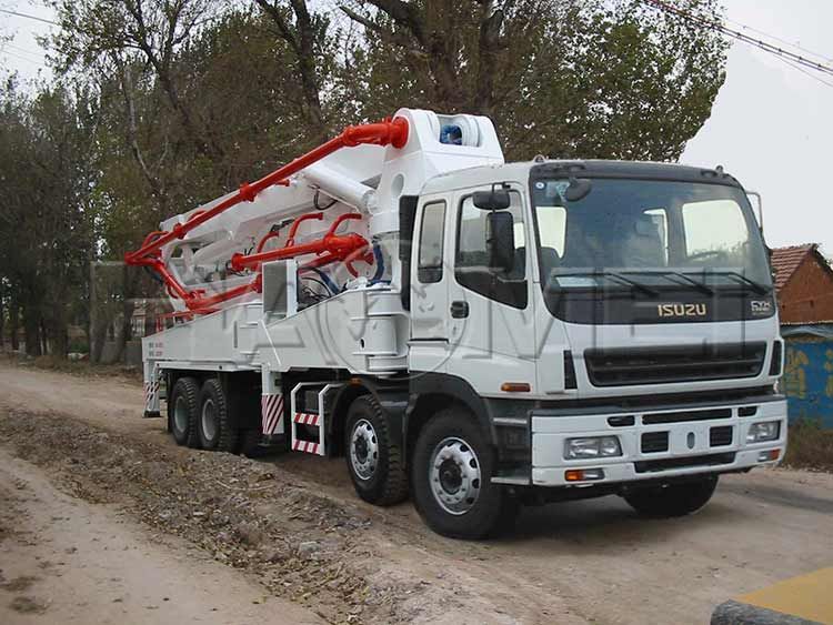  Isuzu concrete pump.jpg